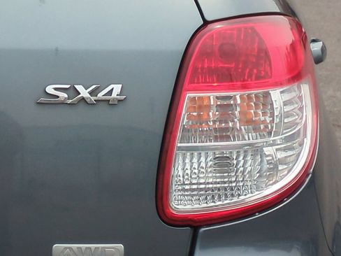 Used 2009 Suzuki SX4 AWD Hatchback w/ Touring Pkg image 43