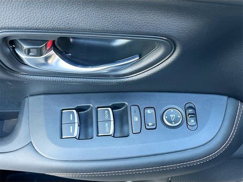 Used 2025 Honda HR-V Sport image 17