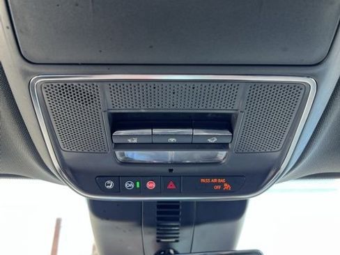 Used 2025 Chevrolet Traverse RS image 54