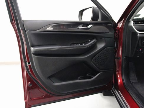 Used 2023 Jeep Grand Cherokee L Laredo w/ Luxury Tech Group I image 18