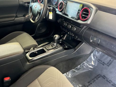 Used 2020 Toyota Tacoma TRD Off-Road w/ Technology Package RWD image 15