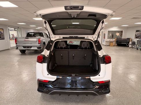 Used 2024 Buick Encore GX Sport Touring AWD/4WD image 8