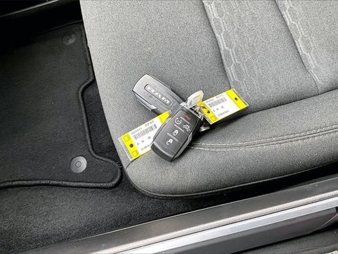 Certified 2025 RAM 1500 Big Horn image 32