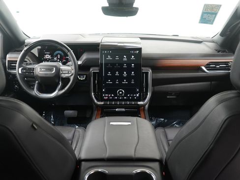 Used 2025 GMC Yukon Denali w/ Denali Reserve Package image 16