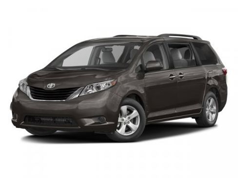 Used 2017 Toyota Sienna LE image 2