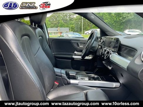 Used 2020 Mercedes-Benz GLB 250 4MATIC w/ Premium Package image 14