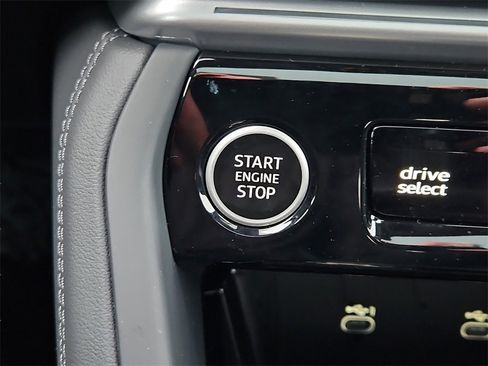 New 2025 Audi Q5 Premium Plus image 17