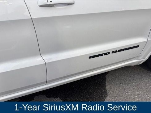 Used 2018 Jeep Grand Cherokee Altitude AWD/4WD image 14
