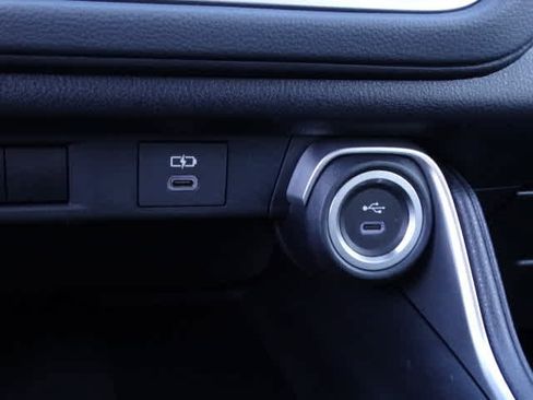 Used 2024 Toyota Grand Highlander XLE image 32