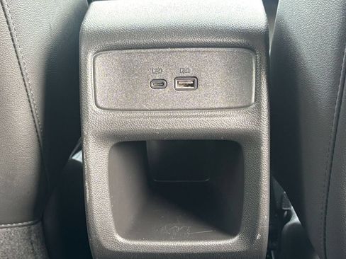 Used 2025 Chevrolet Trax LT w/ LT Convenience Package FWD image 22