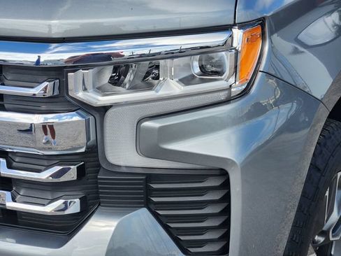 Used 2025 Chevrolet Silverado 1500 LT AWD/4WD image 9