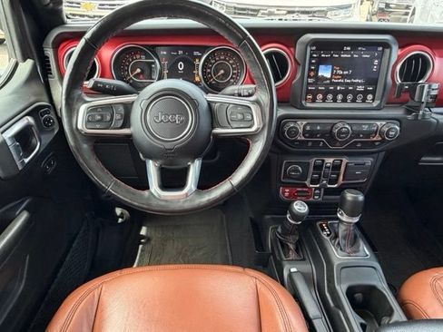 Used 2023 Jeep Gladiator Rubicon w/ LED Lighting Group AWD/4WD image 16