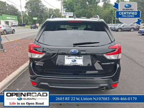 Used 2023 Subaru Forester Premium AWD/4WD image 9