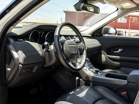 Used 2018 Land Rover Range Rover Evoque SE AWD/4WD image 5
