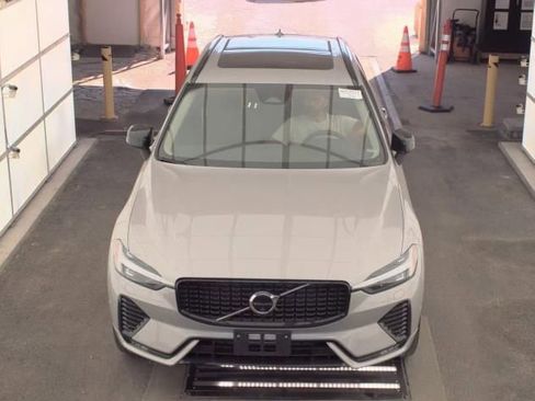 Used 2025 Volvo XC60 B5 Plus AWD/4WD image 2