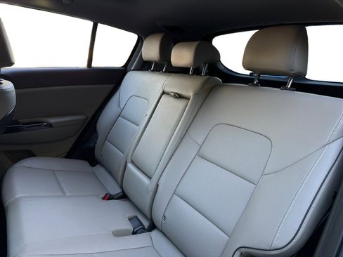 Used 2021 Kia Sportage EX w/ EX Technology Package image 13