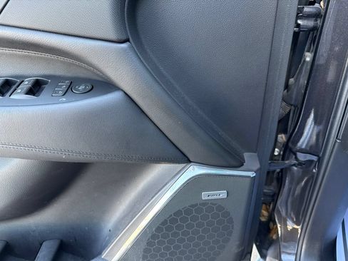 Used 2017 Cadillac Escalade Luxury RWD image 16