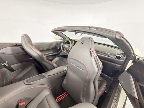 Certified 2022 Ferrari Portofino M RWD image 24