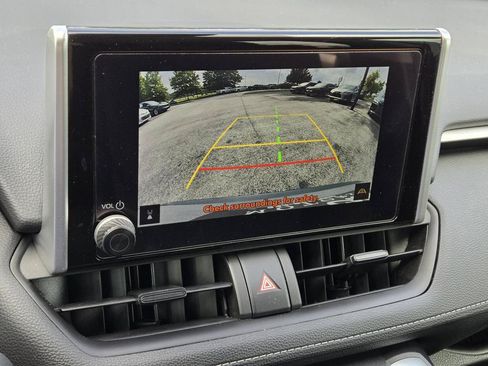 Used 2024 Toyota RAV4 XLE FWD image 25