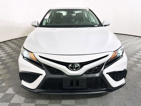 Used 2023 Toyota Camry SE image 8