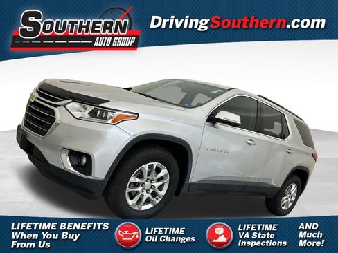 Used 2020 Chevrolet Traverse LT FWD image 1