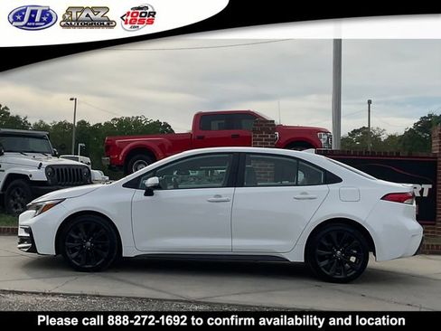 Used 2024 Toyota Corolla SE image 4