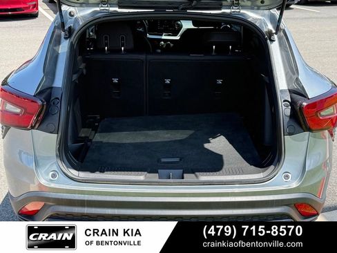 Used 2025 Chevrolet Trax RS FWD image 29