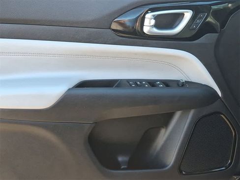 Used 2022 Jeep Compass Limited w/ Elite Group image 16