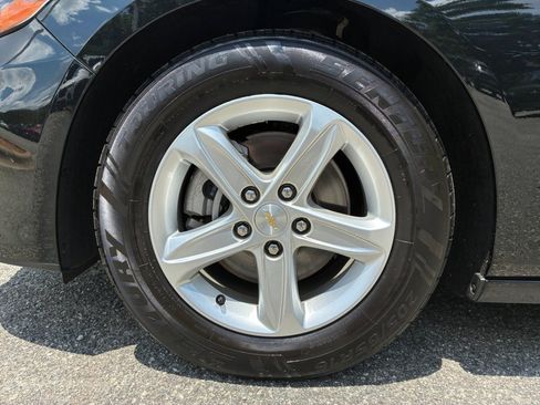 Used 2021 Chevrolet Malibu LS FWD image 27