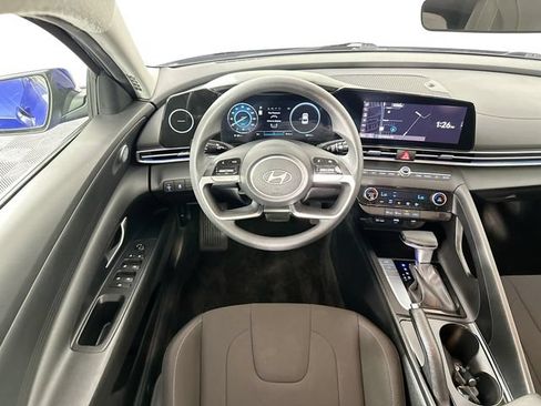 Used 2024 Hyundai Elantra SEL FWD image 19