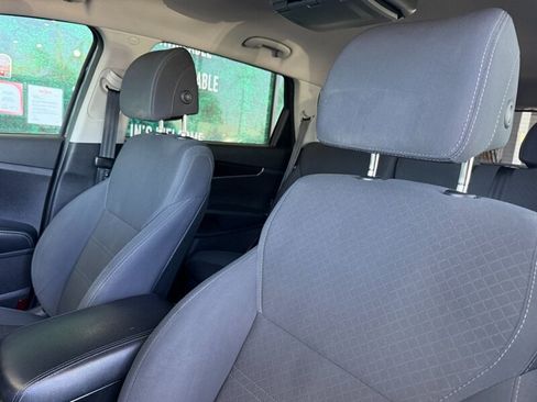 Used 2017 Kia Sorento FWD image 17