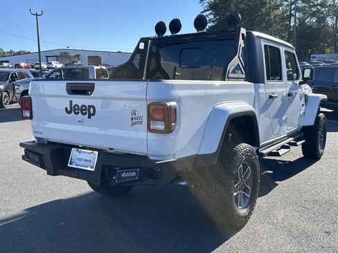 Used 2021 Jeep Gladiator Sport image 8