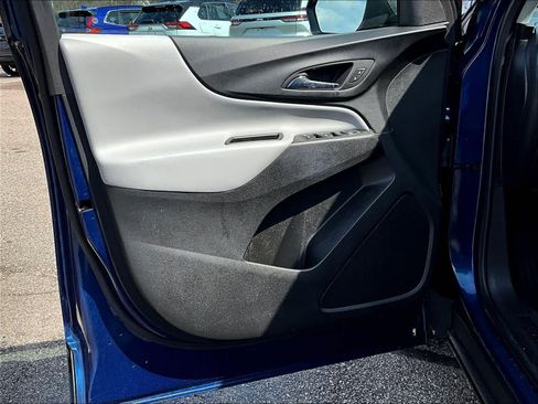 Used 2023 Chevrolet Equinox LS image 9