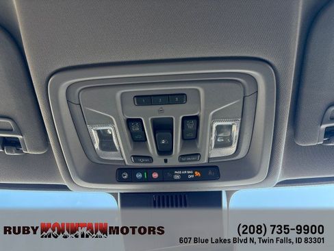 Used 2025 GMC Sierra 3500 Denali w/ Denali Reserve Package AWD/4WD image 19