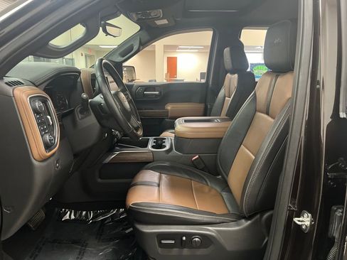 Used 2020 Chevrolet Silverado 1500 High Country w/ Technology Package image 9