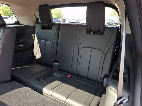 Certified 2025 INFINITI QX60 Luxe AWD/4WD image 10