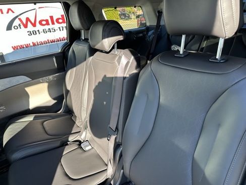 New 2026 Kia Carnival EX image 16