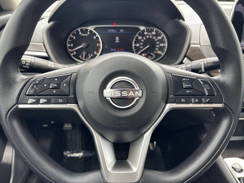 Used 2026 Nissan Altima 2.5 SV FWD image 28