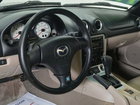 Used 2003 MAZDA MX-5 Miata image 13