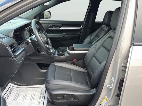 Used 2025 GMC Terrain Elevation w/ Elevation Premium Package AWD/4WD image 11