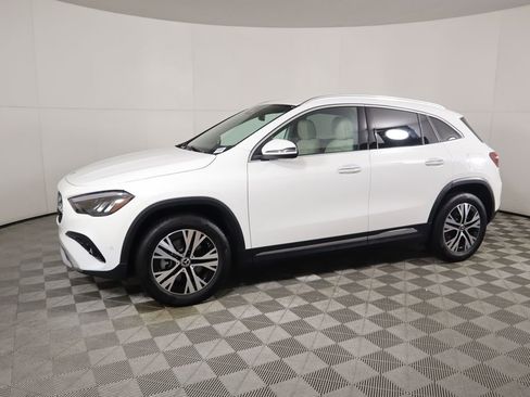 Certified 2025 Mercedes-Benz GLA 250 image 8