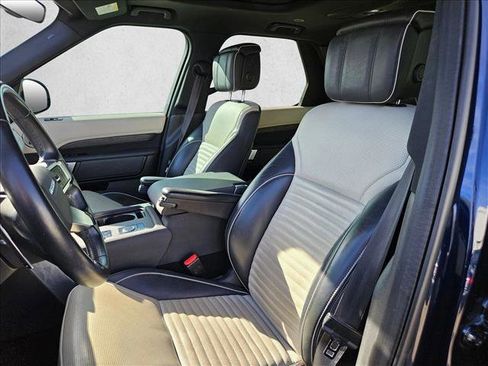 Used 2022 Land Rover Discovery S R-Dynamic image 19