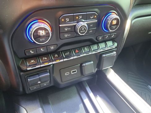 Used 2021 Chevrolet Silverado 1500 High Country w/ Technology Package AWD/4WD image 26