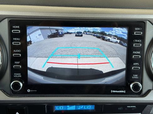 Used 2021 Toyota Tacoma SR5 AWD/4WD image 35