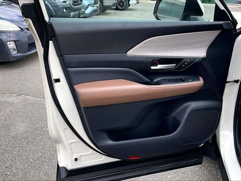 Used 2024 Toyota Grand Highlander Platinum image 21