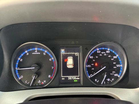 Used 2018 Toyota RAV4 XLE FWD image 29