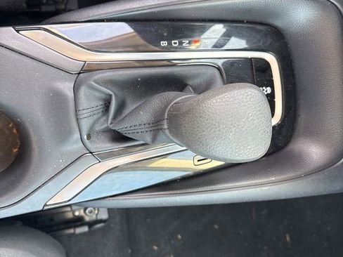 Used 2025 Toyota Corolla LE image 20