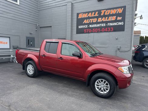 Used 2014 Nissan Frontier SV w/ SV Value Truck Package AWD/4WD image 1