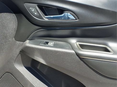 Used 2018 Chevrolet Equinox Premier FWD image 14