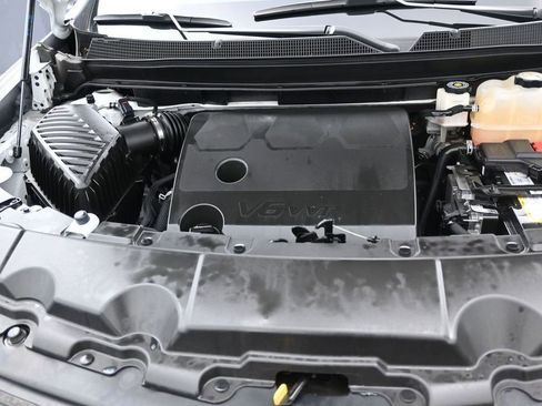 Used 2023 Chevrolet Traverse LS FWD image 14